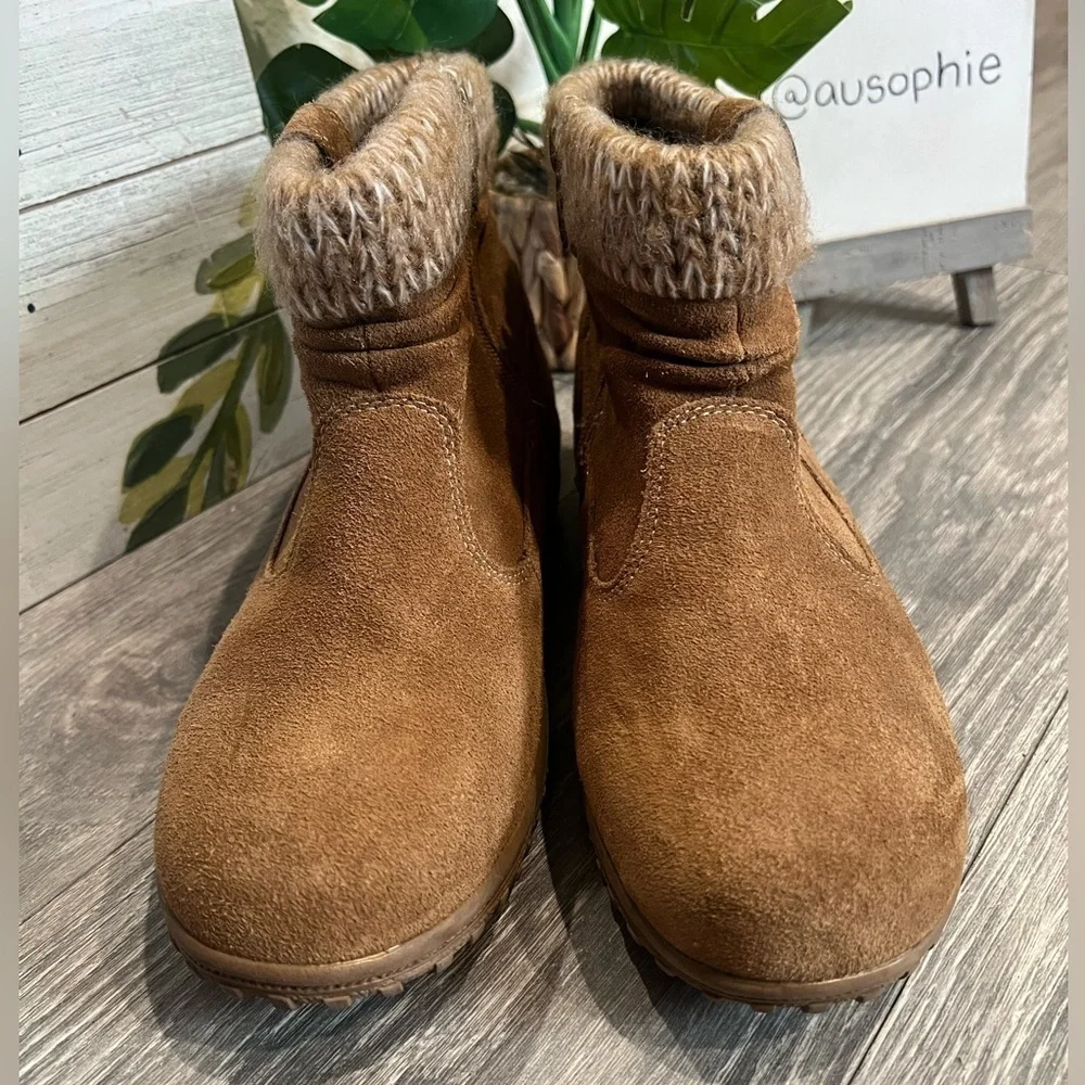 Khombu Laura All Weather Leather Knit Lined Ankle Boots in Chestnut. Size 8